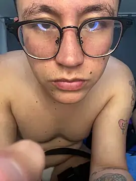 Snapshot of Kurtxxx22 chatting on 21, 5, 2026 Kurtxxx22 online show from 21, 5, 2026