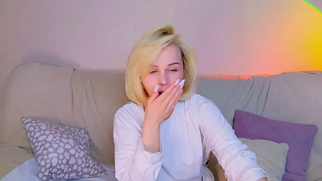 Charlotte Colinss online show from 11, 5, 2026