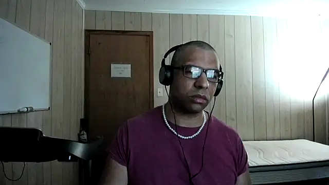 NaturalBeautyQueen online show from 3, 10, 2025