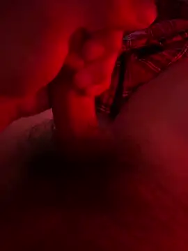 Snapshot of i_love_2cum chatting on 25, 10, 2025 i love 2cum online show from 25, 10, 2025