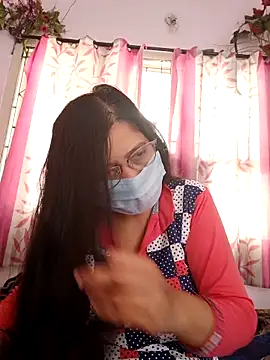 Snapshot of thanusi_2 chatting on 15, 12, 2025 thanusi 2 online show from 15, 12, 2025