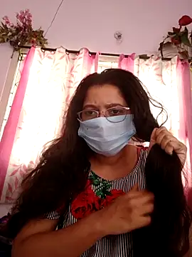 Snapshot of thanusi_2 chatting on 16, 12, 2025 thanusi 2 online show from 16, 12, 2025