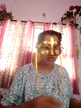 Snapshot of thanusi_2 chatting on 18, 12, 2025 thanusi 2 online show from 18, 12, 2025