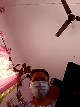 Snapshot of thanusi_2 chatting on 19, 12, 2025 thanusi 2 online show from 19, 12, 2025