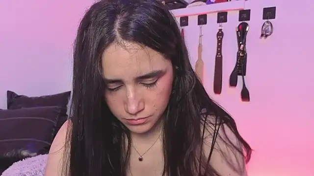 elowen halley1 online show from 31, 1, 2026