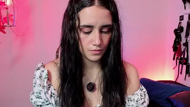 elowen halley1 online show from 20, 3, 2026