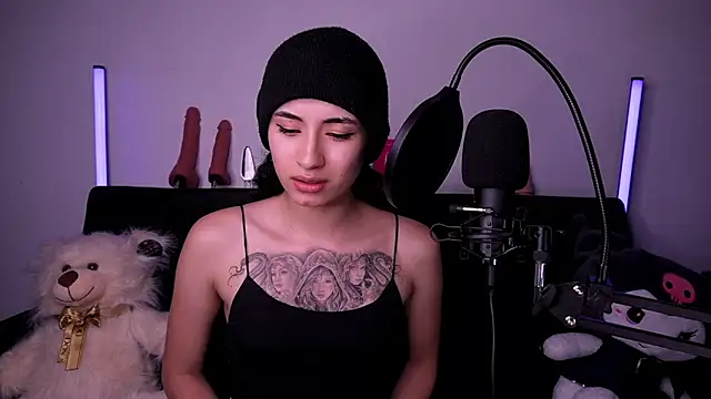 Snapshot of Alynn_Bri_ chatting on 19, 3, 2026 Alynn Bri online show from 19, 3, 2026