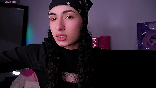 Alynn Bri  online show from 7, 7, 2026