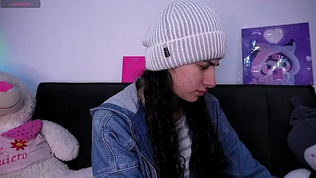 Alynn Bri  online show from 11, 7, 2026