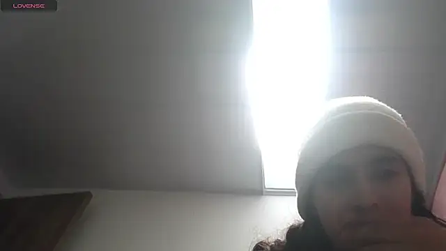 Alynn Bri  online show from 22, 7, 2026