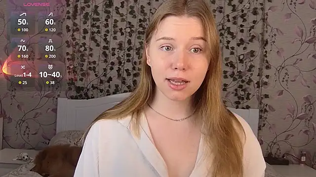 Snapshot of _influensii_ chatting on 20, 10, 2025 influensii online show from 20, 10, 2025