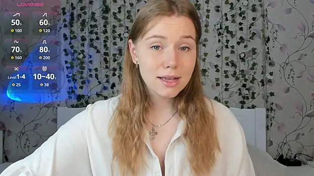 Snapshot of _influensii_ chatting on 29, 10, 2025 influensii online show from 29, 10, 2025