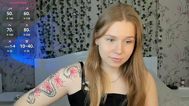 Snapshot of _influensii_ chatting on 1, 11, 2025 influensii online show from 1, 11, 2025