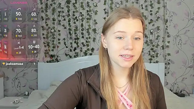 Snapshot of _influensii_ chatting on 11, 11, 2025 influensii online show from 11, 11, 2025