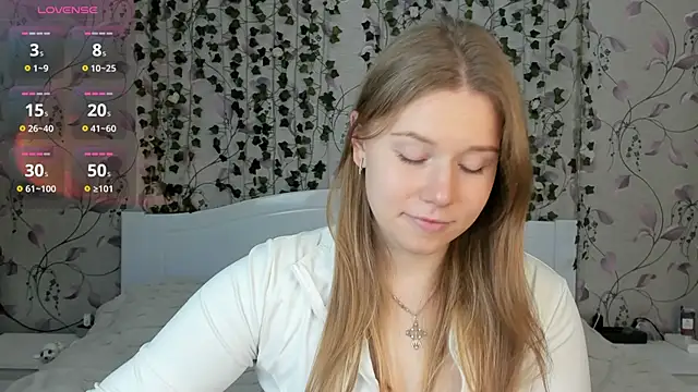 Snapshot of _influensii_ chatting on 12, 11, 2025 influensii online show from 12, 11, 2025