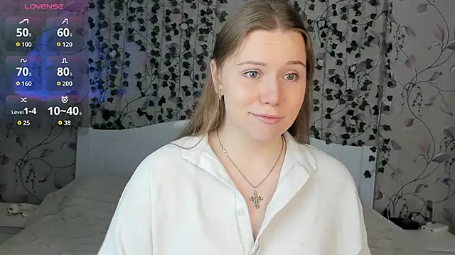 Snapshot of _influensii_ chatting on 17, 11, 2025 influensii online show from 17, 11, 2025