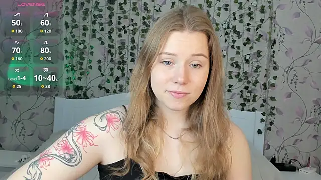 Snapshot of _influensii_ chatting on 18, 11, 2025 influensii online show from 18, 11, 2025