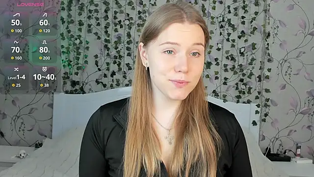 Snapshot of _influensii_ chatting on 19, 11, 2025 influensii online show from 19, 11, 2025