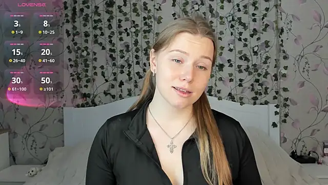 Snapshot of _influensii_ chatting on 26, 11, 2025 influensii online show from 26, 11, 2025