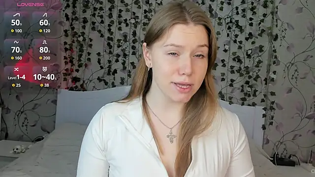 Snapshot of _influensii_ chatting on 27, 11, 2025 influensii online show from 27, 11, 2025