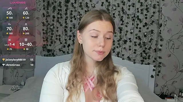 Snapshot of _influensii_ chatting on 2, 12, 2025 influensii online show from 2, 12, 2025