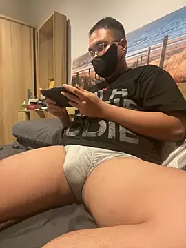 Snapshot of kristan__ chatting on 2, 11, 2025 kristan   online show from 2, 11, 2025