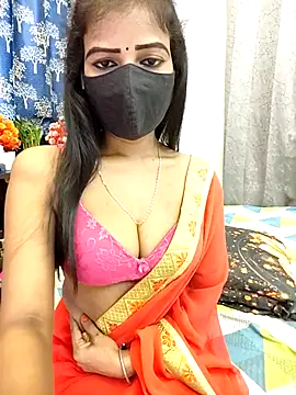 Snapshot of Misss-julli chatting on 13, 4, 2026 Misss-julli online show from 13, 4, 2026