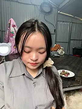 Julia-Elsa online show from 3, 11, 2025