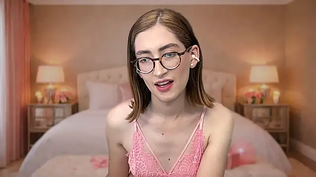 Snapshot of rousseblossom chatting on 8, 3, 2026 rousseblossom online show from 8, 3, 2026