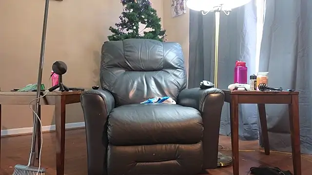 Single White Male online show from 10, 11, 2025