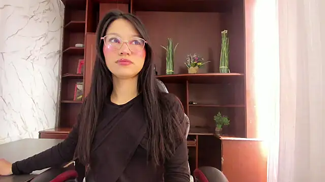 Sophie Calloway online show from 3, 10, 2025