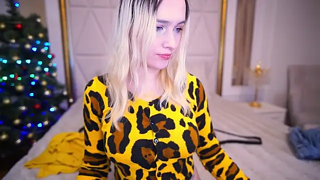 LilElfie online show from 22, 12, 2025