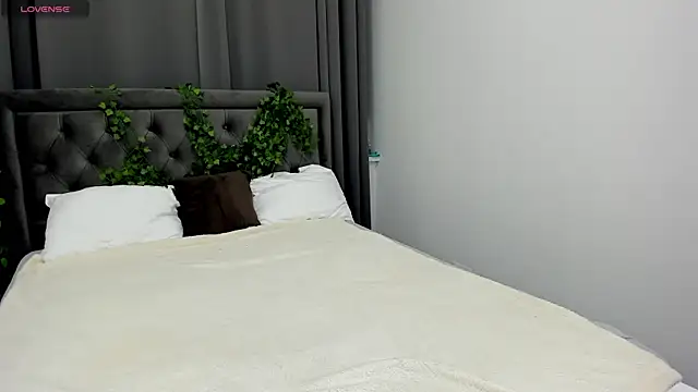 cute luucy online show from 24, 11, 2025