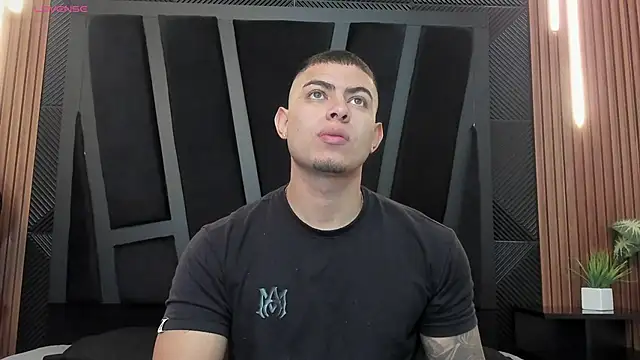 Snapshot of marco_garciia_ chatting on 28, 9, 2025 marco garciia  online show from 28, 9, 2025