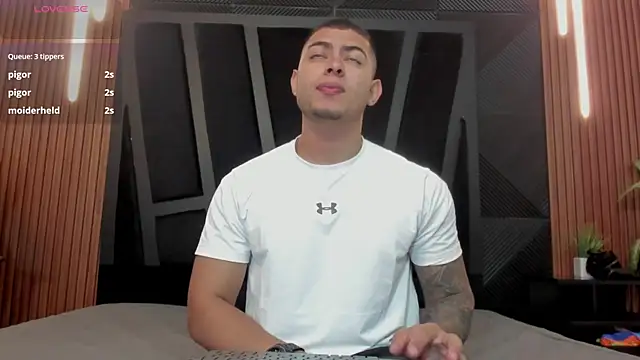 Snapshot of marco_garciia_ chatting on 7, 10, 2025 marco garciia  online show from 7, 10, 2025
