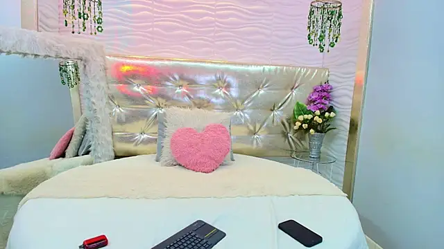 Snapshot of alanna_blaze chatting on 20, 10, 2025 alanna blaze online show from 20, 10, 2025