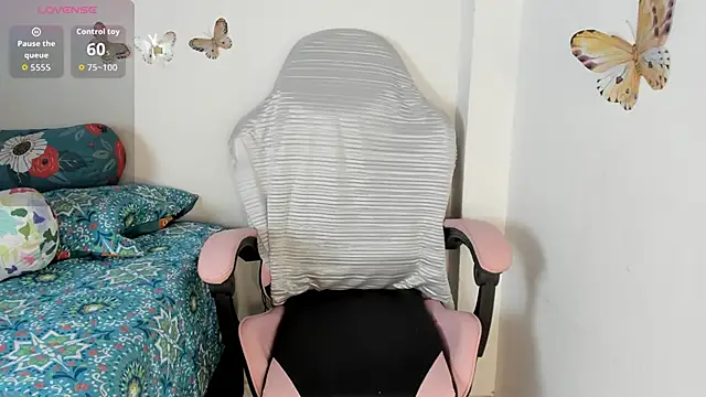 mari-ross online show from 10, 11, 2025