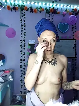 Snapshot of Purple2StayThnxx chatting on 20, 10, 2025 Purple2StayThnxx online show from 20, 10, 2025