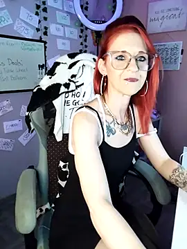 Snapshot of Purple2StayThnxx chatting on 27, 11, 2025 Purple2StayThnxx online show from 27, 11, 2025