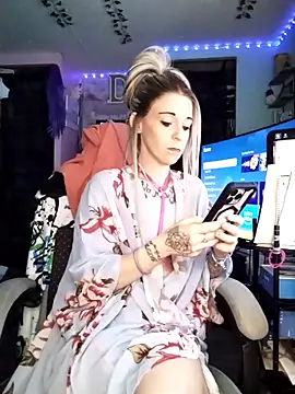 Purple2StayThnxx online show from 22, 2, 2026