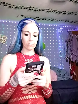 Purple2StayThnxx online show from 2, 4, 2026