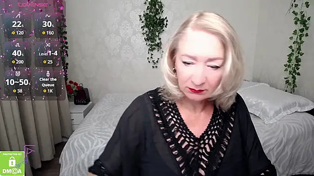 hunters woman online show from 23, 9, 2025