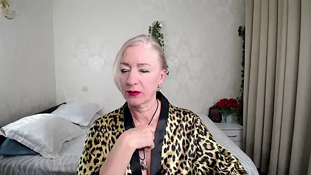 Snapshot of hunters_woman chatting on 11, 2, 2026 hunters woman online show from 11, 2, 2026