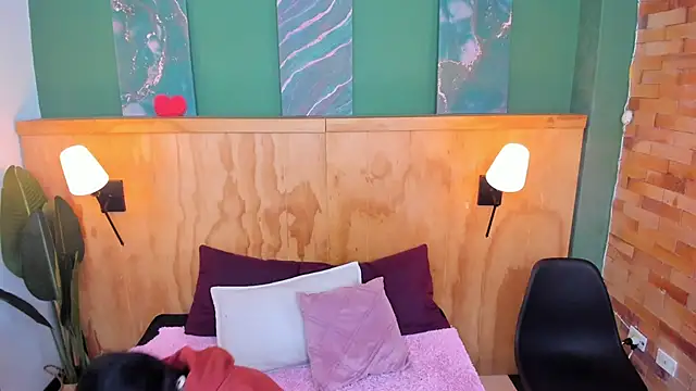 milavega  online show from 4, 12, 2025