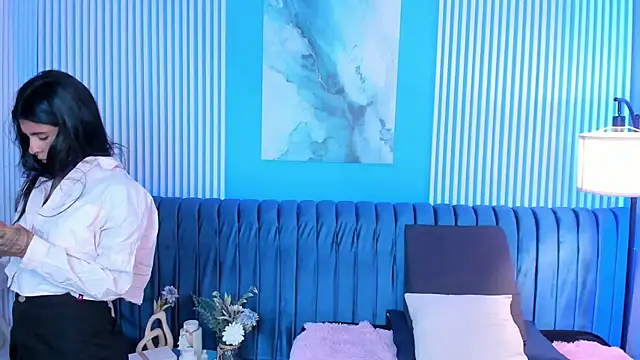 milavega  online show from 4, 4, 2026