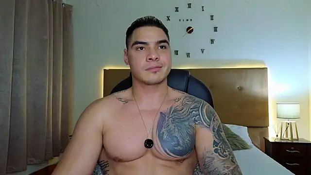 Snapshot of Steven_Velez chatting on 26, 10, 2025 Steven Velez online show from 26, 10, 2025