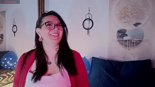 Snapshot of karla_valk1 chatting on 3, 10, 2025 karla valk1 online show from 3, 10, 2025