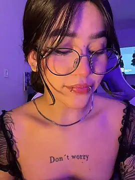 Snapshot of Liz_rogers_x chatting on 10, 3, 2026 Liz rogers x online show from 10, 3, 2026