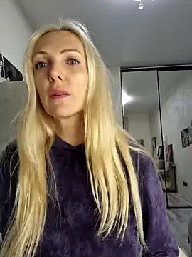 Snapshot of Monna chatting on 11, 11, 2025 Monna online show from 11, 11, 2025