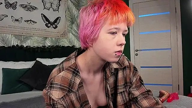 CarolineRichter online show from 5, 12, 2025